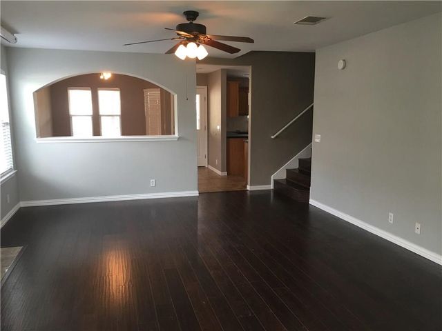 312 Estate DR, Hutto, TX 78634