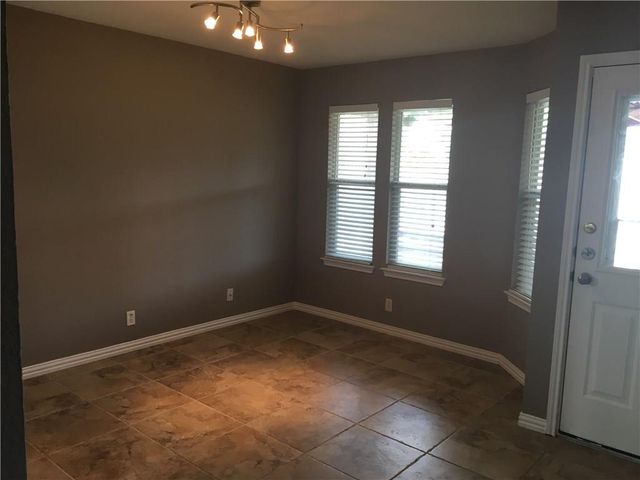 312 Estate DR, Hutto, TX 78634