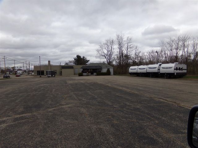 96 W Carleton Road, Hillsdale, MI 49242