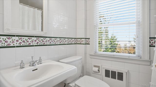 6 Derby Road, Port Washington, NY 11050