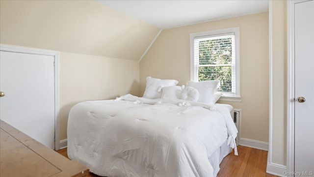 6 Derby Road, Port Washington, NY 11050