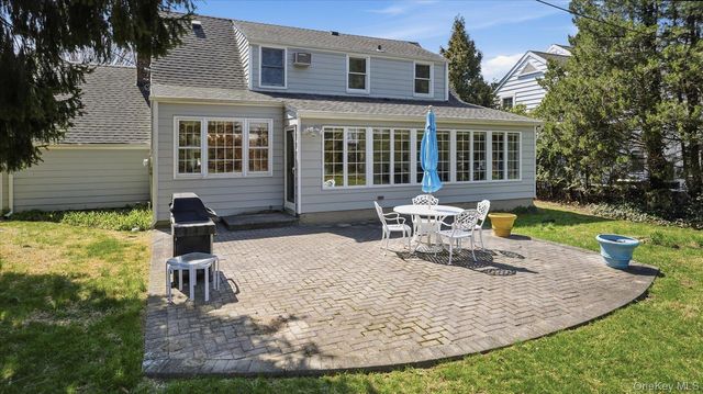 6 Derby Road, Port Washington, NY 11050