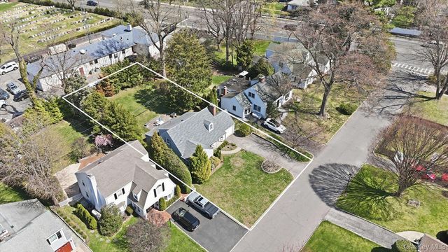 6 Derby Road, Port Washington, NY 11050