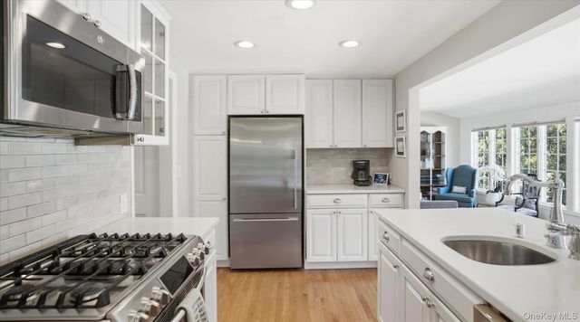 6 Derby Road, Port Washington, NY 11050