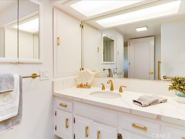13962 El Dorado Dr M2 60F, Seal Beach, CA 90740