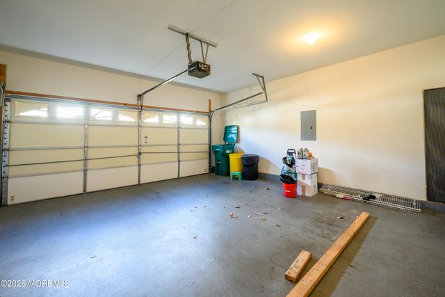 98 Stamford Drive, Jackson, NJ 08527