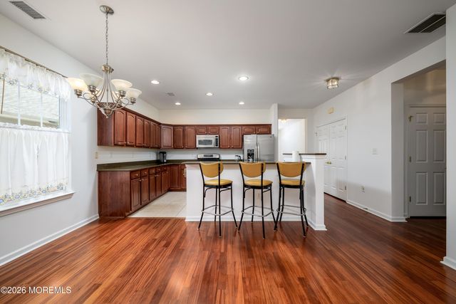 98 Stamford Drive, Jackson, NJ 08527