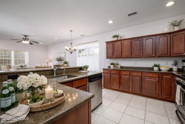 98 Stamford Drive, Jackson, NJ 08527