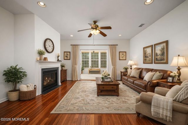 98 Stamford Drive, Jackson, NJ 08527