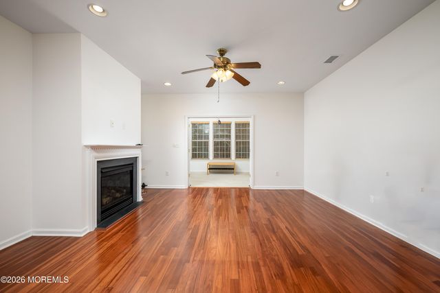 98 Stamford Drive, Jackson, NJ 08527