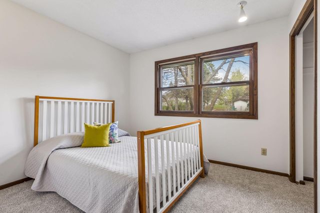 2720 Pineview Lane N, Plymouth, MN 55441