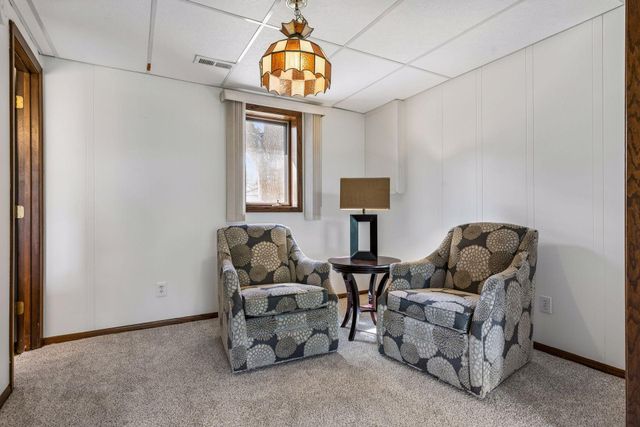 2720 Pineview Lane N, Plymouth, MN 55441