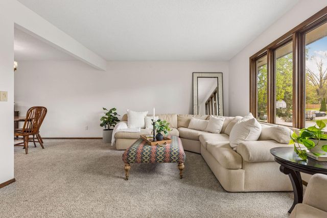 2720 Pineview Lane N, Plymouth, MN 55441