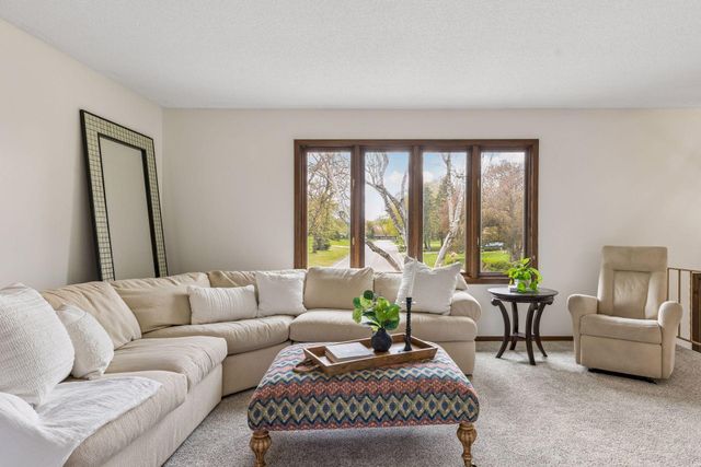 2720 Pineview Lane N, Plymouth, MN 55441