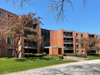 1615 E Central Road 417C, Arlington Heights, IL 60005