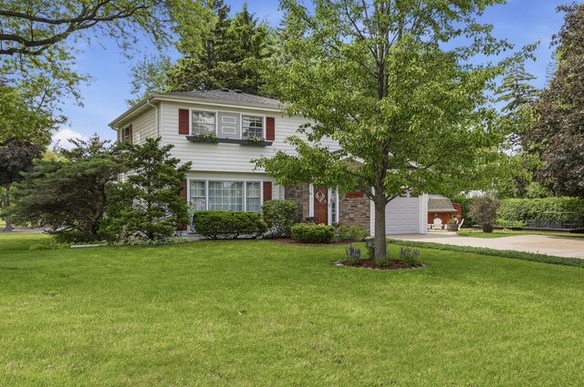 27W231 Bolles Avenue, Winfield, IL 60190