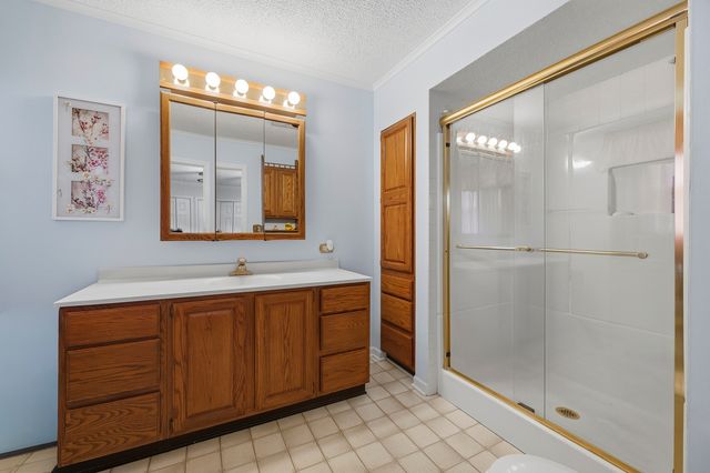 27W231 Bolles Avenue, Winfield, IL 60190