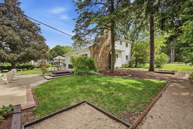 27W231 Bolles Avenue, Winfield, IL 60190