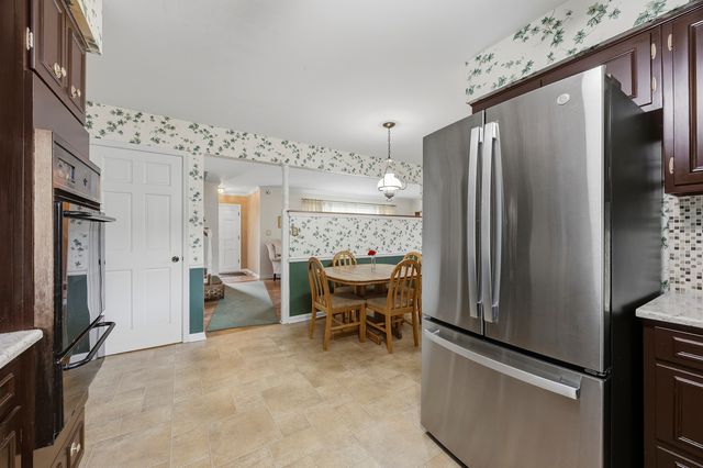 27W231 Bolles Avenue, Winfield, IL 60190