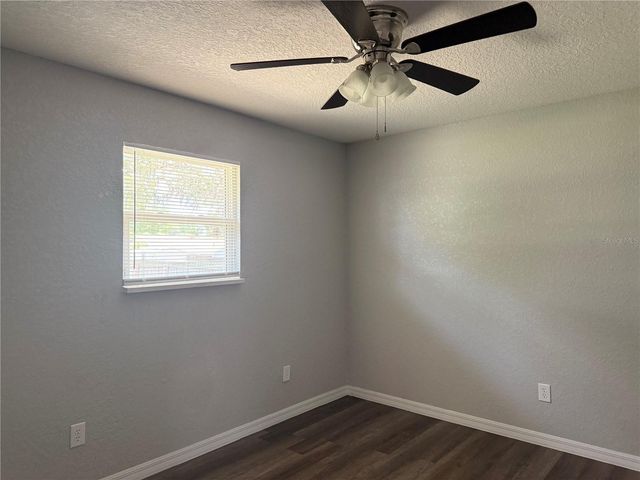 5812 17TH STREET, Zephyrhills, FL 33542