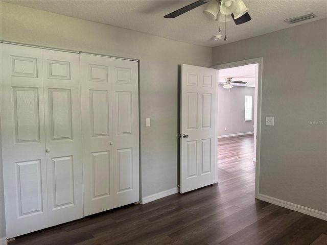 5812 17TH STREET, Zephyrhills, FL 33542