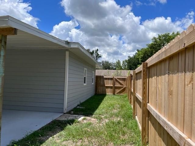 5812 17TH STREET, Zephyrhills, FL 33542