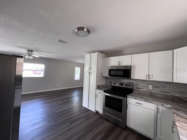 5812 17TH STREET, Zephyrhills, FL 33542
