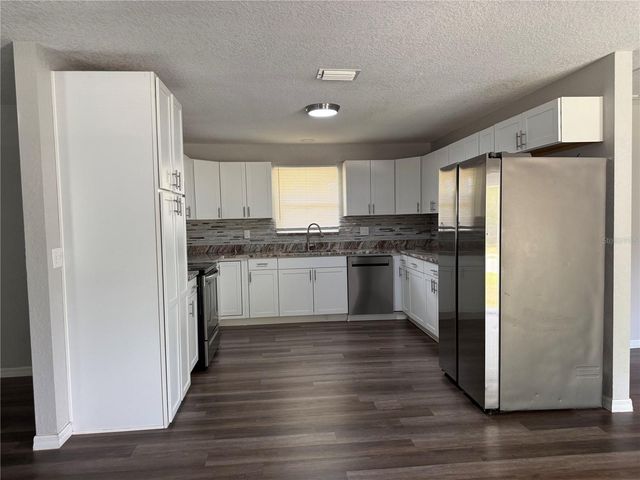 5812 17TH STREET, Zephyrhills, FL 33542