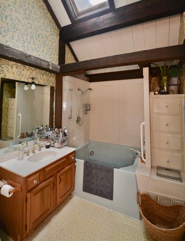66 Fairway Drive, Grantham, NH 03753