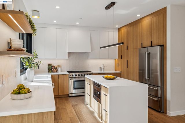 1142 Dwight Way, Berkeley, CA 94702