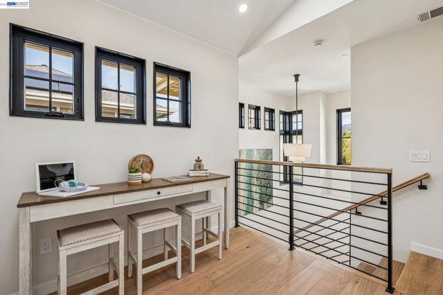 1142 Dwight Way, Berkeley, CA 94702