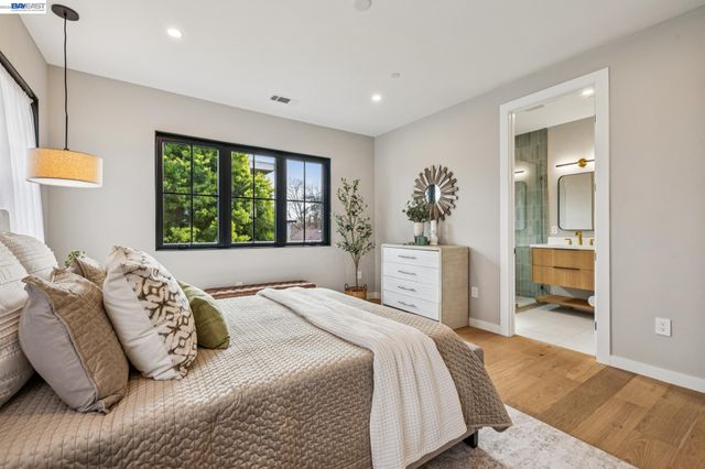 1142 Dwight Way, Berkeley, CA 94702