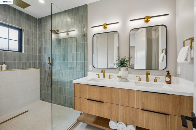 1142 Dwight Way, Berkeley, CA 94702