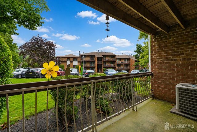 201 Edison Glen Terrace, Edison, NJ 08837