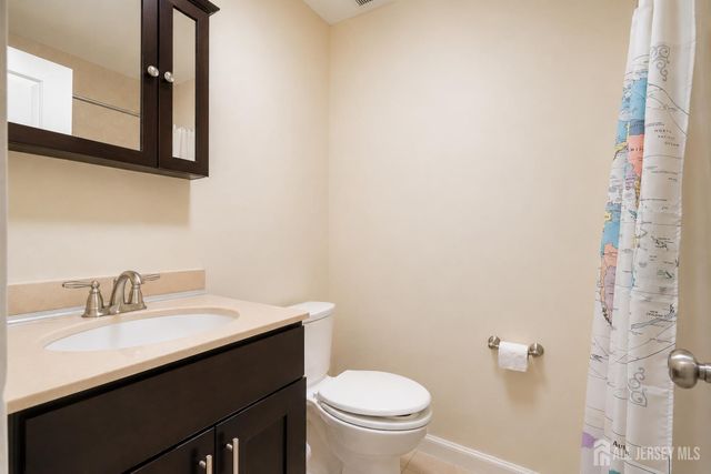 201 Edison Glen Terrace, Edison, NJ 08837