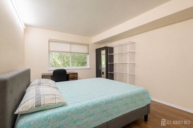 201 Edison Glen Terrace, Edison, NJ 08837