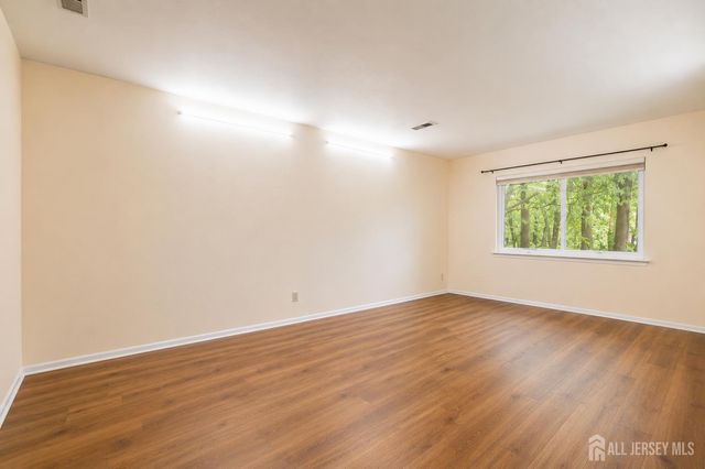 201 Edison Glen Terrace, Edison, NJ 08837