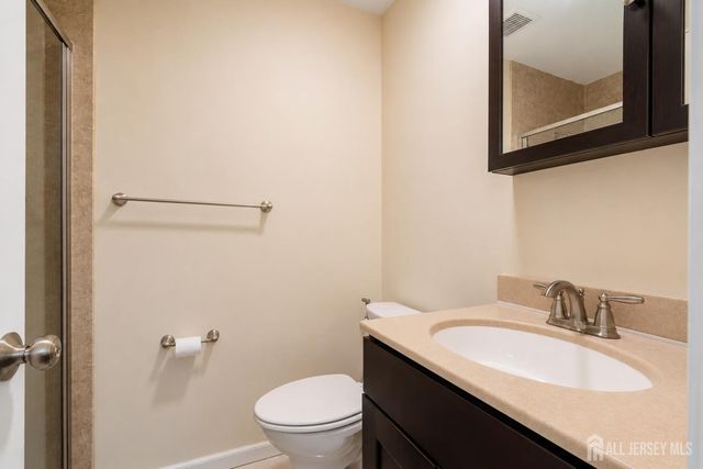 201 Edison Glen Terrace, Edison, NJ 08837