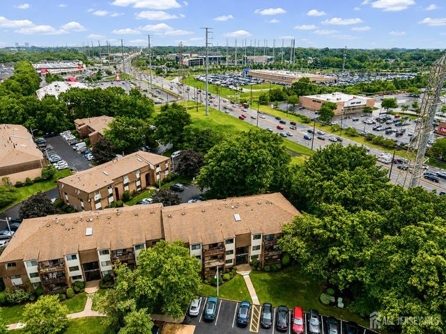 201 Edison Glen Terrace, Edison, NJ 08837
