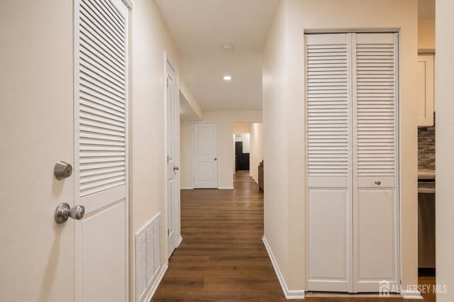 201 Edison Glen Terrace, Edison, NJ 08837