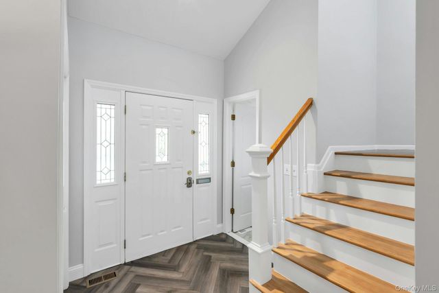 52 Edgewood Road, Port Washington, NY 11050