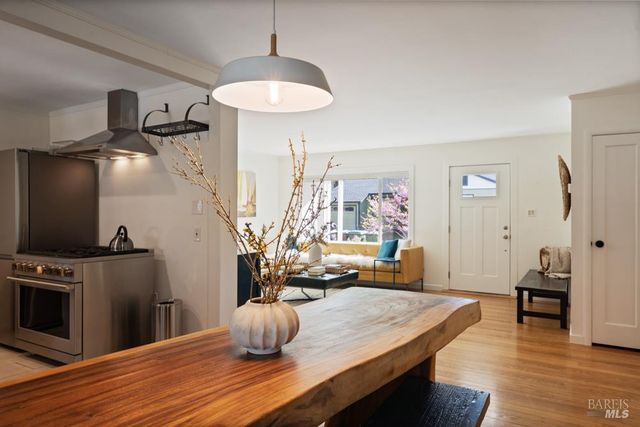 42 Billou St, San Rafael, CA 94901