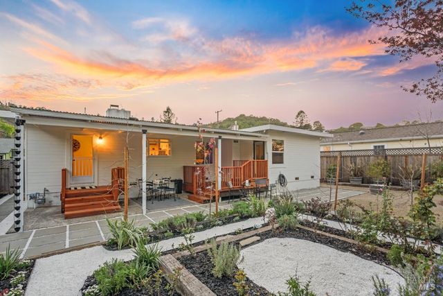 42 Billou St, San Rafael, CA 94901