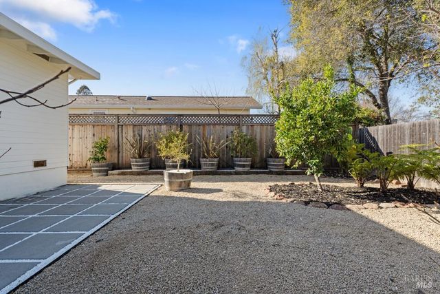 42 Billou St, San Rafael, CA 94901