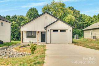 1043 Secor Street, Statesville, NC 28677
