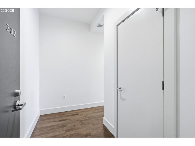 1930 Nw IRVING St 302, Portland, OR 97209