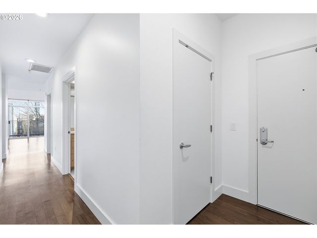 1930 Nw IRVING St 302, Portland, OR 97209