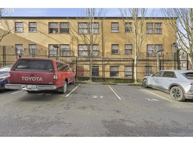 1930 Nw IRVING St 302, Portland, OR 97209