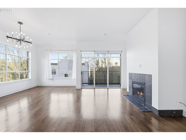 1930 Nw IRVING St 302, Portland, OR 97209