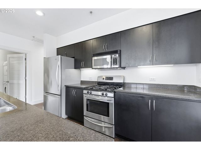 1930 Nw IRVING St 302, Portland, OR 97209